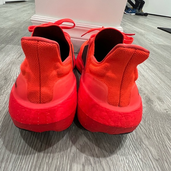MENS ADIDAS ULTRABOOST LIGHT size 11.5 SOLAR RED - Picture 6 of 9